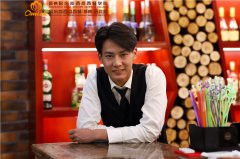郑州欧米奇新生风采——刘文龙：00后帅气小哥哥的调酒师之梦
