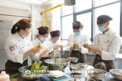 活动回顾 | 浓情端午，郑州欧米奇师生一同包粽，感受传统文化魅力